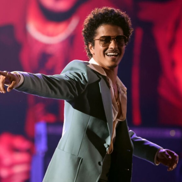 Bruno Mars vai fazer shows no Brasil em 2024