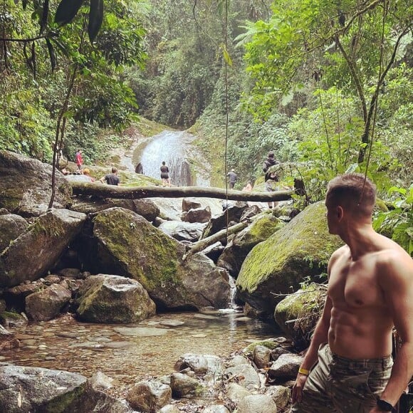 Hoje, Leonardo Fernandes tem 36 anos e ainda faz sucesso com seu corpo definido nas redes sociais