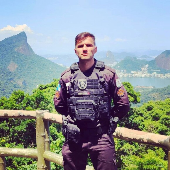 Leonardo Fernandes, que até então era só policial militar, chamou atenção do mundo por sua beleza