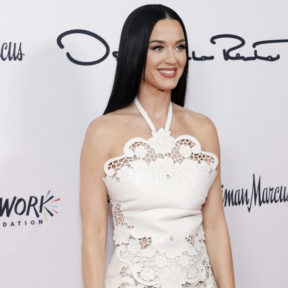 Katy Perry compartilhou uma publicação de Gisele Bündchen com informações de doações para as vítimas do Rio Grande do Sul