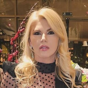 Val Marchiori tem um novo alvo: a cantora Paula Fernandes