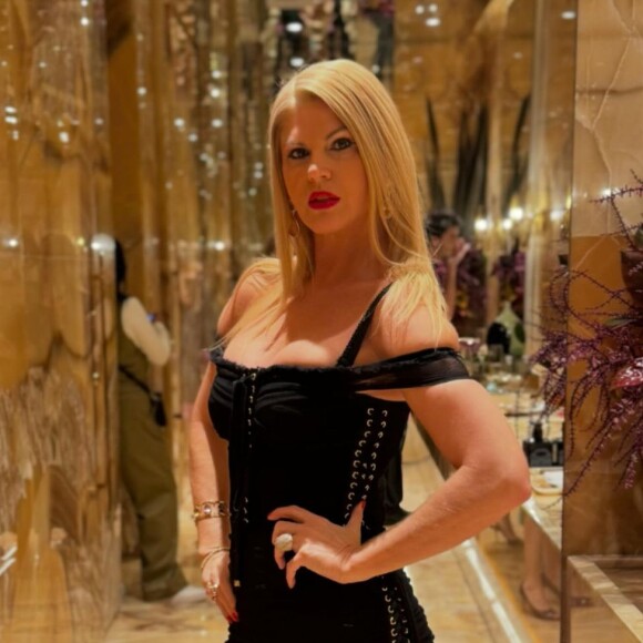 Val Marchiori teria alfinetado looks de Paula Fernandes antes, daí a proibição. 'Foram me perguntar. [Falei] 'O show é lindo, mas ela precisava melhorar os modelitos'', relembrou