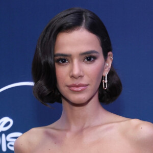 Quase ninguém notou, mas o vestido elegante de Bruna Marquezine em noite importante da Disney tem uma conexão com João Guilherme Ávila