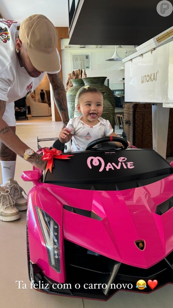 Filha de Neymar e Bruna Biancardi, Mavie ganhou do pai mini Lamborghini personalizada que custa quase R$ 5.200