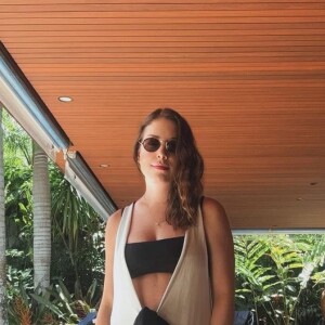 Antes de descobrir o câncer, Fabiana Justus tinha cabelos castanhos levemente ondulados