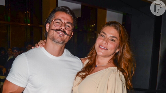 Priscila Fantin ao lado marido, Bruno Lopes, no lançamento do filme 'Guerra Civil', com Wagner Moura