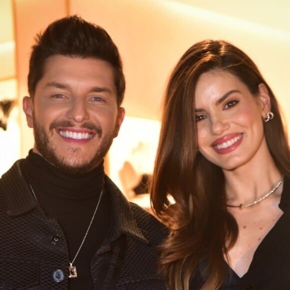 Camila Queiroz faz declaração para Klebber Toledo no Instagram antes da estreia de 'Casamento às Cegas Brasil 4'