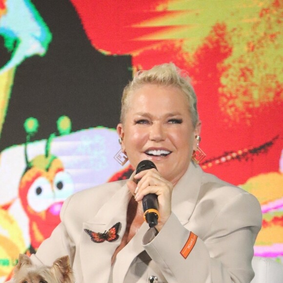 Xuxa, atualmente com 61 anos, segue uma rotina balanceada de alimentação saudável e exercícios físicos