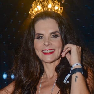 Para a festa de MC Mirella, Luiza Ambiel escolheu um look com transparência