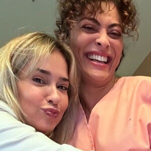 Em uma das fotos, Juliana Paes surgiu com uma barriga de grávida e deixou muita gente chocada