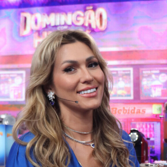 Livia Andrade, que também saiu do SBT rumo à TV Globo, desejou boas-vindas para Eliana