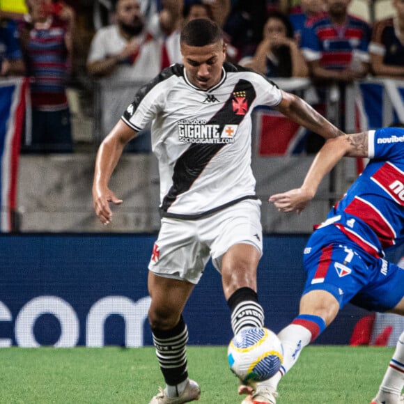 Globo vai exibir Vasco x Fortaleza pela 14ª rodada do Campeonato Brasileiro 2024 em 3 de julho de 2024? Não. Só o Premiere mostra o jogo