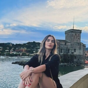 Jéssica Beatriz Costa está de viagem para a Itália, onde vem atualizando suas redes sociais com fotos belíssimas