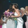 Colombiana Paulina Vega recebeu os cumprimentos da Miss Universo 2013, Gabriela Isler