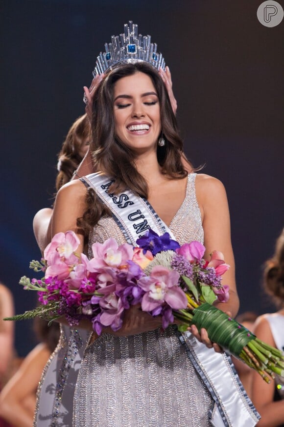 Paulina Vega trabalha como modelo desde os 8 anos de idade. Paulina recebeu a coroa durante a cerimônia que a consagrou como a nova Miss Universo 2014