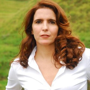 Já em 2007, Malu Mader estrelou 'Eterna Magia', com os cabelos ruivos, diferentes dos tradicionais pretos