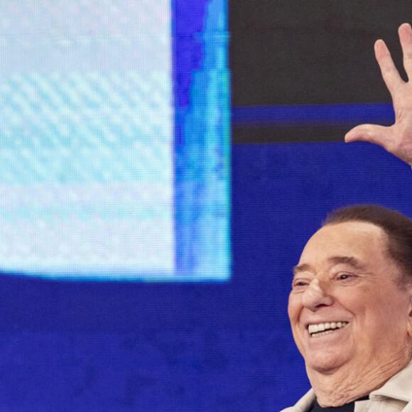 Raul Gil foi outra estrela da concorrência a aparecer no SBT