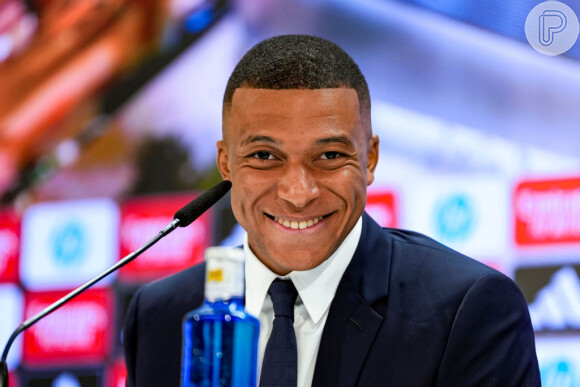 Mbappé sempre fez de tudo para manter sua vida amorosa longe dos holofotes e, por isso, nunca o vimos de casal