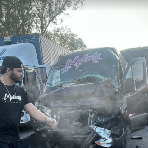 Melody viajava com sua euipe de São Paulo para Madureira, no Rio de Janeiro, quando teve sua van atingida por um ônibus de viagem