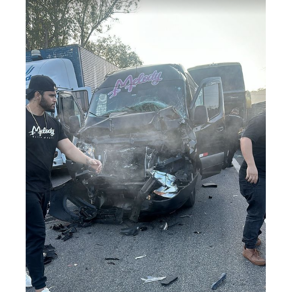 Melody viajava com sua euipe de São Paulo para Madureira, no Rio de Janeiro, quando teve sua van atingida por um ônibus de viagem