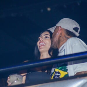 Não há confirmação, no entanto, se Neymar e Bruna Biancardi estavam juntos quando o jogador teve o caso com Amanda Kimberly