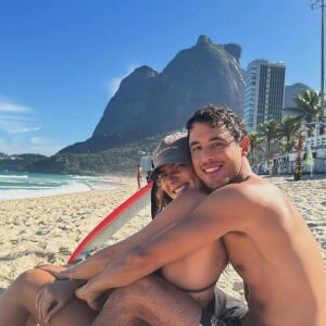 Mariana Goldfarb atualmente está namorando o surfista e empresário Rafael Kemp