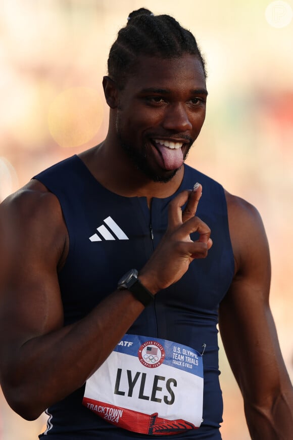 Noah Lyles é um velocista dos Estados Unidos que coleciona grandes feitos em sua carreira e abre o ranking dos 15 atletas mais bonitos as Olimpíadas Paris 2024