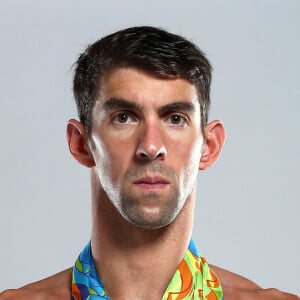 Michael Phelps tem, ao todo, 28 medalhas olímpicas, sendo 25 de ouro. Ele também é o atleta que mais venceu medalhas de ouro em uma única edição