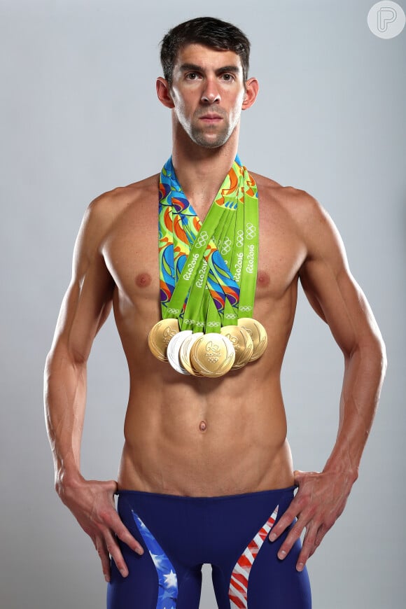 Michael Phelps tem, ao todo, 28 medalhas olímpicas, sendo 25 de ouro. Ele também é o atleta que mais venceu medalhas de ouro em uma única edição