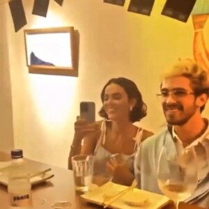 Apesar dos flagras, Bruna Marquezine e João Guilherme não falam abertamente sobre o romance