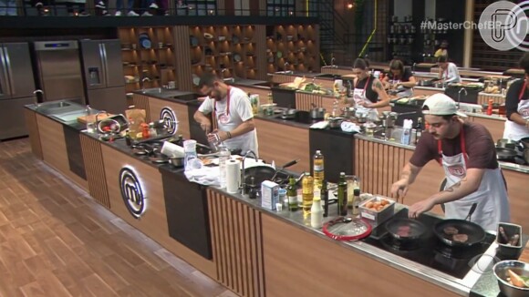 Cozinheiros do 'MasterChef Brasil 2024' tiveram que preparar sanduíche inusitado em prova de eliminação