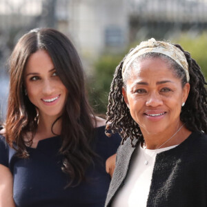 Meghan Markle é filha da assistente social e terapeuta de ioga Doria Ragland