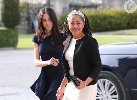 Meghan Markle é filha da assistente social e terapeuta de ioga Doria Ragland