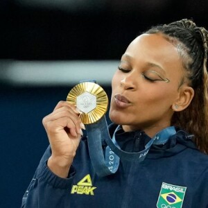 O único ouro de Rebeca Andrade nas Olimpíadas de Paris 2024 veio na final individual do solo