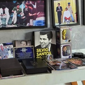 Após a morte de Silvio Santos, Roque, do SBT, prestou homenagem ao empresário e ícone da TV: 'Perdi não só um patrão, mas um grande amigo, um companheiro de décadas de trabalho, risadas e histórias'