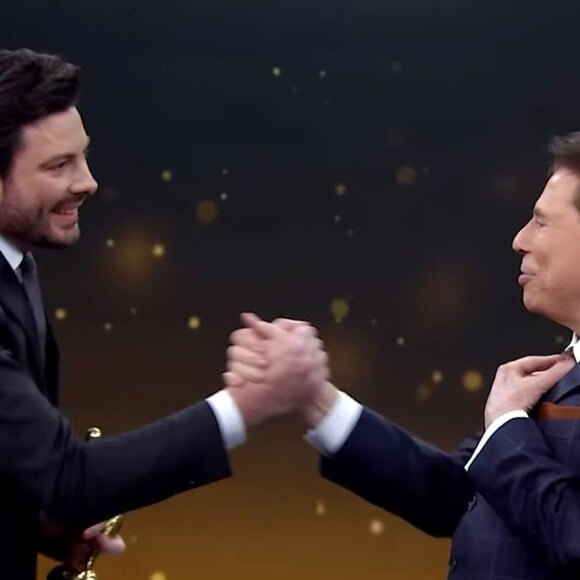 Durante o programa 'The Noite' desta segunda-feira (20), Danilo contou que Silvio Santos disse, que se dependesse dele, o apresentador iria continuar trabalhando no SBT.