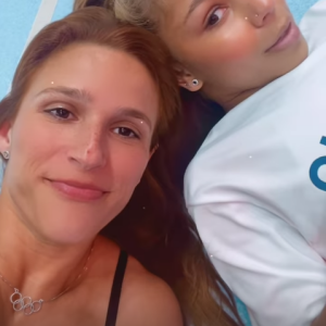 20 dias depois do machucado, Jade Barbosa atualizou o estado do rosto de Flávia Saraiva