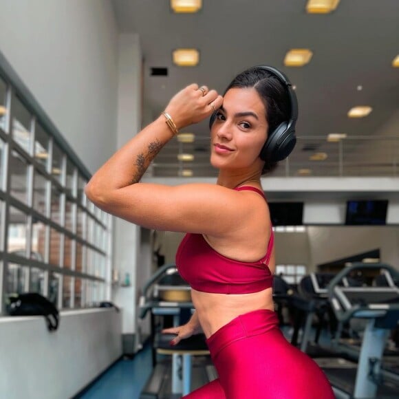 Kelly Key, além de uma cantora de sucesso, é muito popular na web por sua boa forma e rotina fitness