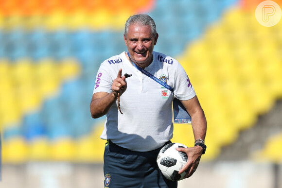 Tite, técnico do Flamengo, está lúcido e não deve a princípio precisar de cirurgia cardíaca