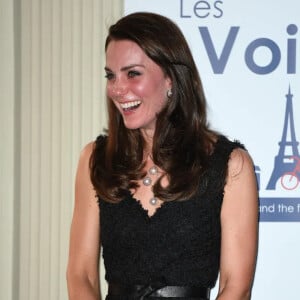 Kate Middleton também adora apostar em looks preto fora do luto ou de momentos tristes.