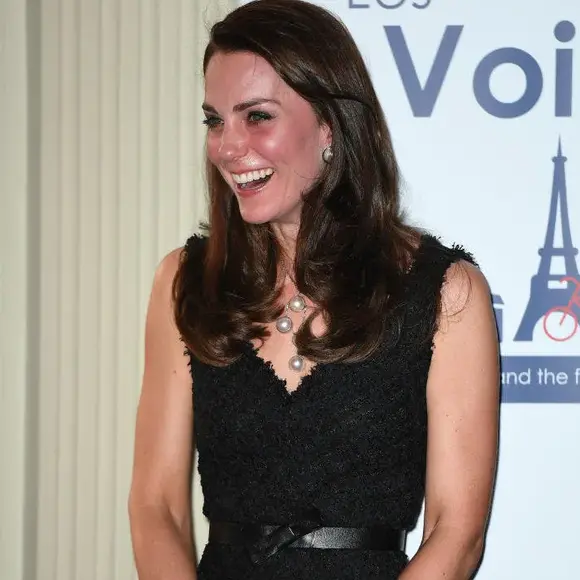 Kate Middleton também adora apostar em looks preto fora do luto ou de momentos tristes.