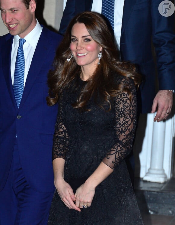 Kate Middleton também provou que usar preto, uma cor muito popular, também pode ser elegante.