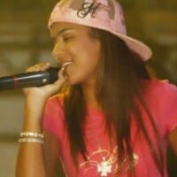 Há 18 anos, essa adolescente tímida tentava vaga em programa de talentos; hoje é uma das maiores artistas latinas e estará no Rock in Rio; reconhece?