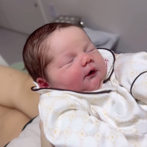 José Leonardo, terceiro filho de Virgínia Fonseca, nasceu no último domingo, dia 08 de setembro