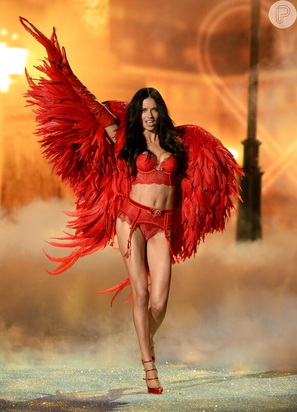 Para estar sempre em forma nas passarelas, Adriana Lima seguia uma dieta super regrada com zero frituras