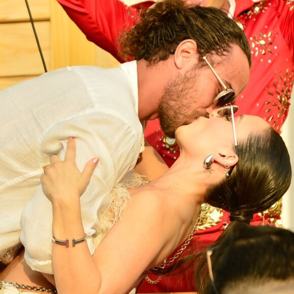 Rock in Rio: Larissa Manoela e André Luiz Frambach renovaram votos de casamento em capela icônica do evento