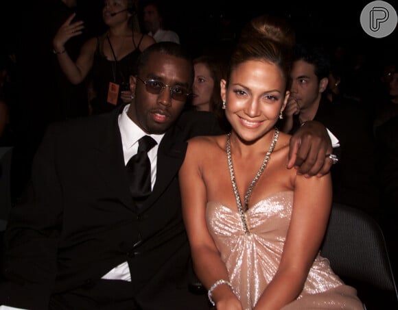 Durante seu relacionamento com P.Diddy, Jennifer Lopez foi colocada em várias situações insustentáveis, incluindo sua prisão em 1999, depois que Combs supostamente disparou uma arma em um clube