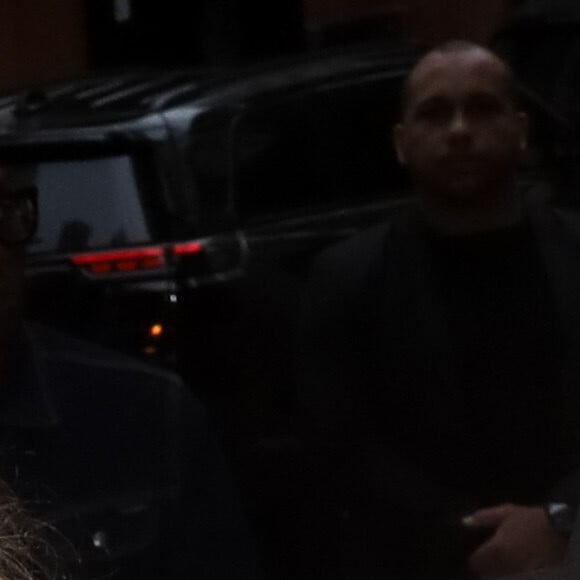 Mariah Carey chega em São Paulo com seus filhos