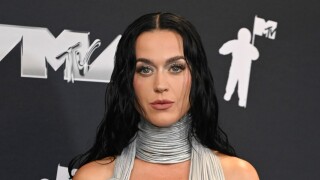 O que rolou aqui? Katy Perry mostra habilidade inusitada com parte 'quase invisível' do corpo no 'Estrela da Casa'