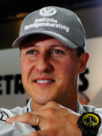 Michael Schumacher faz primeira aparição pública 10 anos após grave acidente. Saiba detalhes